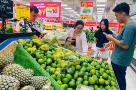 Purchasing power at supermarket systems in Ho Chi Minh City continued to increase on the last day of the National Day holiday (Photo: VNA)
