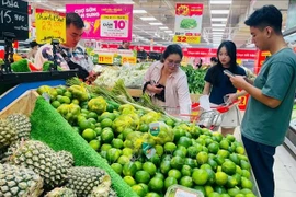 Purchasing power at supermarket systems in Ho Chi Minh City continued to increase on the last day of the National Day holiday (Photo: VNA)