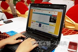 About 70% of Vietnamese consumers now shop online regularly (Illustrative image. Source: VNA)