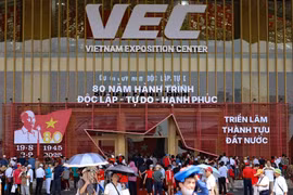 The National Achievements Exhibition themed “80 years of Independence – Freedom – Happiness” at the Vietnam Exposition Centre in Dong Anh commune, draws nearly 1.2 million visitors in its first three days. (Photo: VNA)