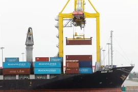 Vietnam’s total import–export turnover was an estimated 920 billion USD in 2025, placing the country among the world’s top 15 trading economies (Photo: VNA)