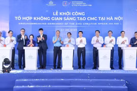 PM Pham Minh Chinh and delegates at the groundbreaking ceremony (Photo: VNA)