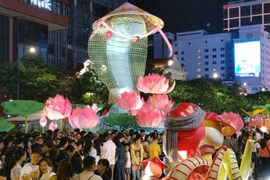 Nguyen Hue Flower Street 2025 is open to the public until 9pm on February 2, or the fifth day of the lunar new year (Photo: VNA)