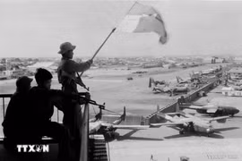 The flag of the Liberation Army flies at Tan Son Nhat Airport on April 30, 1975. (Photo: VNA)