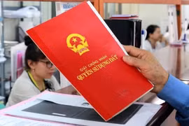A land use rights certificate. (Photo: cafebiz.vn)