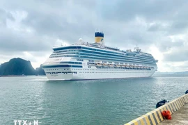 Italian cruise ship Costa Serena visits Ha Long Bay. (Photo: VNA)