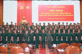 General Nguyen Tan Cuong, Chief of the General Staff of the Vietnam People’s Army (VPA) and Deputy Minister of National Defence, and officers and servicemen departing for mission in Venezuela (Photo: VNA) 