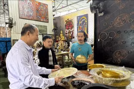 Products from the Dai Bai bronze casting village in Gia Binh commune, Bac Ninh province, featured at the Glorious Spring Fair 2026 in Hanoi as enduring imprints of time. (Photo: VNA)