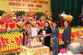 Delegates at the 20th Party Congress of Cao Bang elect the provincial Party Committee for the 2025-2030 tenure on September 17. (Photo: VNA)