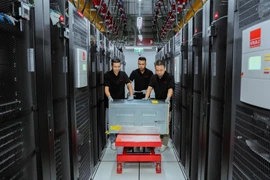 The B200 supercomputing system delivers performance of up to 1.5 ExaFLOPs FP8, equivalent to 1.5 quintillion calculations per second. (Photo: nhandan.vn)