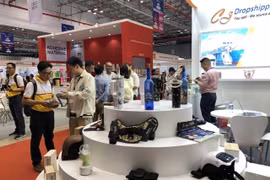 A wide range of Chinese products are on display at the China Homelife Vietnam 2025 being held at the Saigon Exhibition and Convention Centre from May 14 to 16. (Photo: VNA)