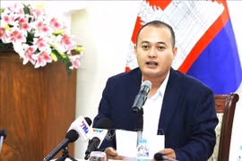 Thong Mengdavid, an expert in geopolitics and international security at the Royal University of Phnom Penh, at the seminar (Photo: VNA)