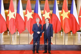 National Assembly Chairman Tran Thanh Man (R) welcomes President of the Senate of the Czech Republic’s Parliament Milos Vystrcil (Photo: VNA)