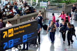 Tourists arrive at the International Arrivals Terminal of I Gusti Ngurah Rai International Airport, Badung, Bali. (Photo: ANTARA) 