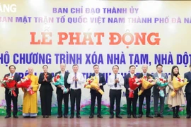 At a fund raising event for the substandard housing elimination drive held in Da Nang in January 2025. (Photo: VNA)