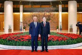 National Assembly (NA) Chairman Tran Thanh Man (right) and visiting European Council President António Costa in Hanoi on January 29. (Photo: VNA)