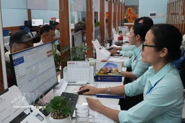 Digital skills are considered a crucial “key” helping civil servants perform their duties more efficiently. (Photo: VNA)