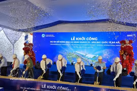 Delegates mark the groundbreaking of the Terminal T2 expansion project at Da Nang International Airport on May 19, 2026. (Photo: VNA)