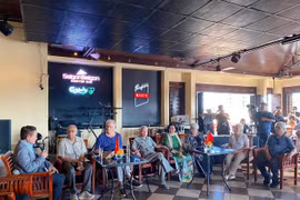 International war correspondents at a gathering in Ho Chi Minh City (Photo: VNA)