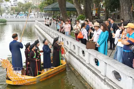 Bac Ninh's tourist attractions draws large crowds after the release of the hit music video Bac Bling. (Photo: VNA)