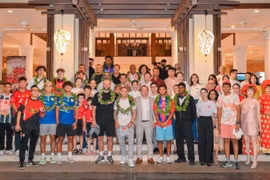 Ex-football stars from Manchester United (MU) and the UK arrives in Da Nang on June 25, 2025. (Photo: VNA)