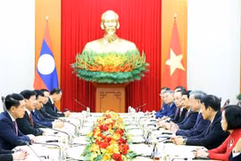 The meeting between Party General Secretary To Lam and Party General Secretary and President of Laos Thongloun Sisoulith in Hanoi on September 2. (Photo: VNA) 