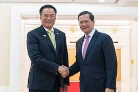 Cambodian Prime Minister Hun Manet (R) and Thai PM Anutin Charnvirakul (Photo: Khmer Times)