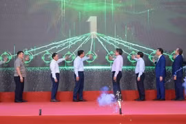 The first paper-based food packaging line in Vietnam applying Tetra Recart® technology is officially inaugurated in Son La province on July 2. (Photo: nhandan.vn)