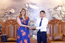 Deputy head of the Party Central Committee’s Commission for Information and Education, and Mass Mobilisation Vu Thanh Mai (right) and UNICEF in Vietnam Representative Silvia Danailov. (Photo: VNA) 