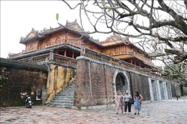 Shortly after reopening, the Hue Imperial Citadel receives its first tour group (Photo: VNA)