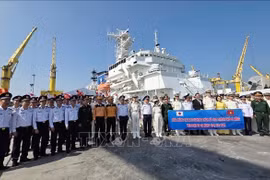 Delegates from both countries at the welcoming ceremony on January 19 for the Japan Coast Guard patrol vessel Akitsushima during its courtesy visit to Da Nang. (Photo: VNA)