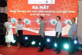 The launch of the Hue training centre for sustainable tourism practices on September 29 (Photo: VNA)