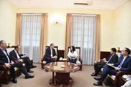 Deputy Minister of Foreign Affairs Le Thi Thu Hang (right) and Thomas Mitchell Little, President and CEO of UK-based Jadestone Energy Plc. (Photo: Ministry of Foreign Affairs)