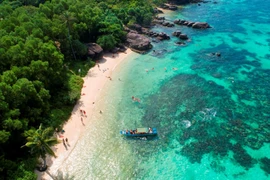 Phu Quoc is popular among tourists (Photo: VNA)
