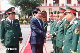 State President Luong Cuong visits staff of Military Region 9 (Photo: VNA)