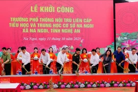Party General Secretary To Lam joins other delegates at a symbolic ceremony to kick off the construction of the school. (Photo: VNA)