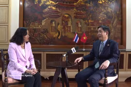 Vietnamese Ambassador to Thailand Pham Viet Hung (R) in the interview with the Vietnam News Agency's reporter. (Photo: VNA)
