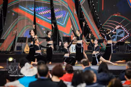 A performance at the Spring Fair held at the Vietnam Exposition Centre in Hanoi in February 2026. (Photo: VNA)