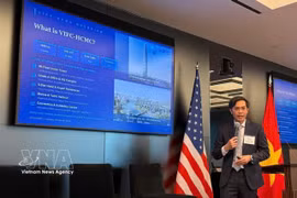 Associate Professor Dr Nguyen Huu Huan, vice chairman of the VIFC executive council in Ho Chi Minh City speaks at the Vietnam-US business talks on March 23 in New York. (Photo: VNA)