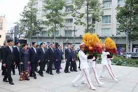At President Ho Chi Minh Statue Park (Photo: VNA)