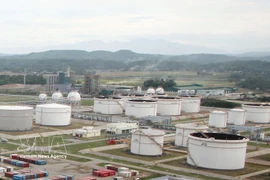 At Dung Quat oil refinery (Photo: VNA)
