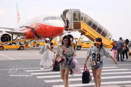 Passengers at Cat Bi Airport in Hai Phong city (Photo: VNA)