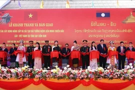 At the ceremony to inaugurate and hand over the newly upgraded Laos - Vietnam combat alliance monument in the northern Lao province of Xaysomboun on November 28, 2025 (Photo: VNA)