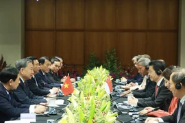 General Secretary of the Communist Party of Vietnam Central Committee To Lam holds talks with Singaporean Prime Minister Lawrence Wong in the city state on March 12. (Photo: VNA)