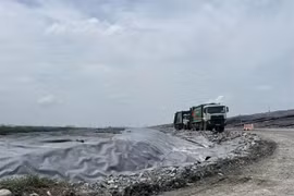 A corner of the Da Phuoc waste treatment complex in HCM City’s Hung Long commune. (Photo: sggp.org.vn)
