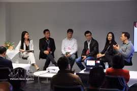 Speakers at the Switzerland – Vietnam dialogue on artificial intelligence and financial technology in Zurich on April 13 (Photo: VNA)