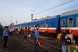 Vietnam Railways launches online ticket sales for Gia Lam – Nanning international passenger train. (Photo: VNA)
