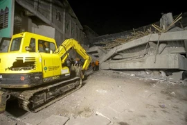 At the scene of a collapsed prayer house in East Java province, Indonesia, on September 29. (Photo: Xinhua/VNA)