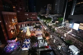 Large crowds are expected in the Orchard Road area on Christmas Eve. (Photo: thestar.com.my)