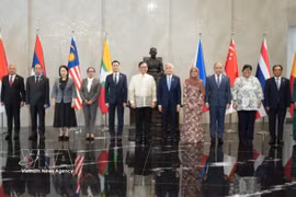 Officials from ASEAN member states gather at the ASEAN Senior Officials Meeting in Manila, Philippine on April 7, 2026. (Photo: VNA)